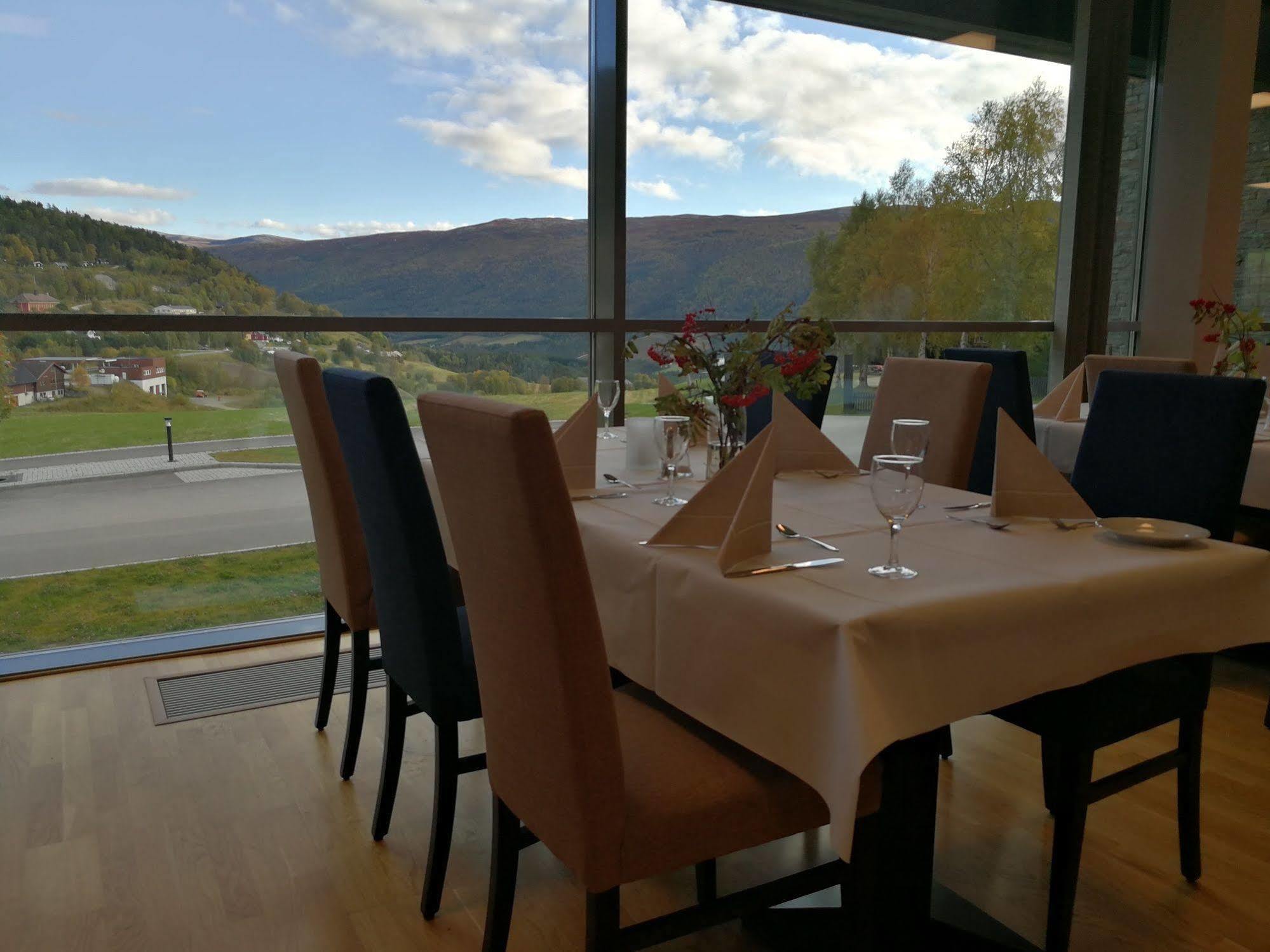Dombas Hotel Екстер'єр фото