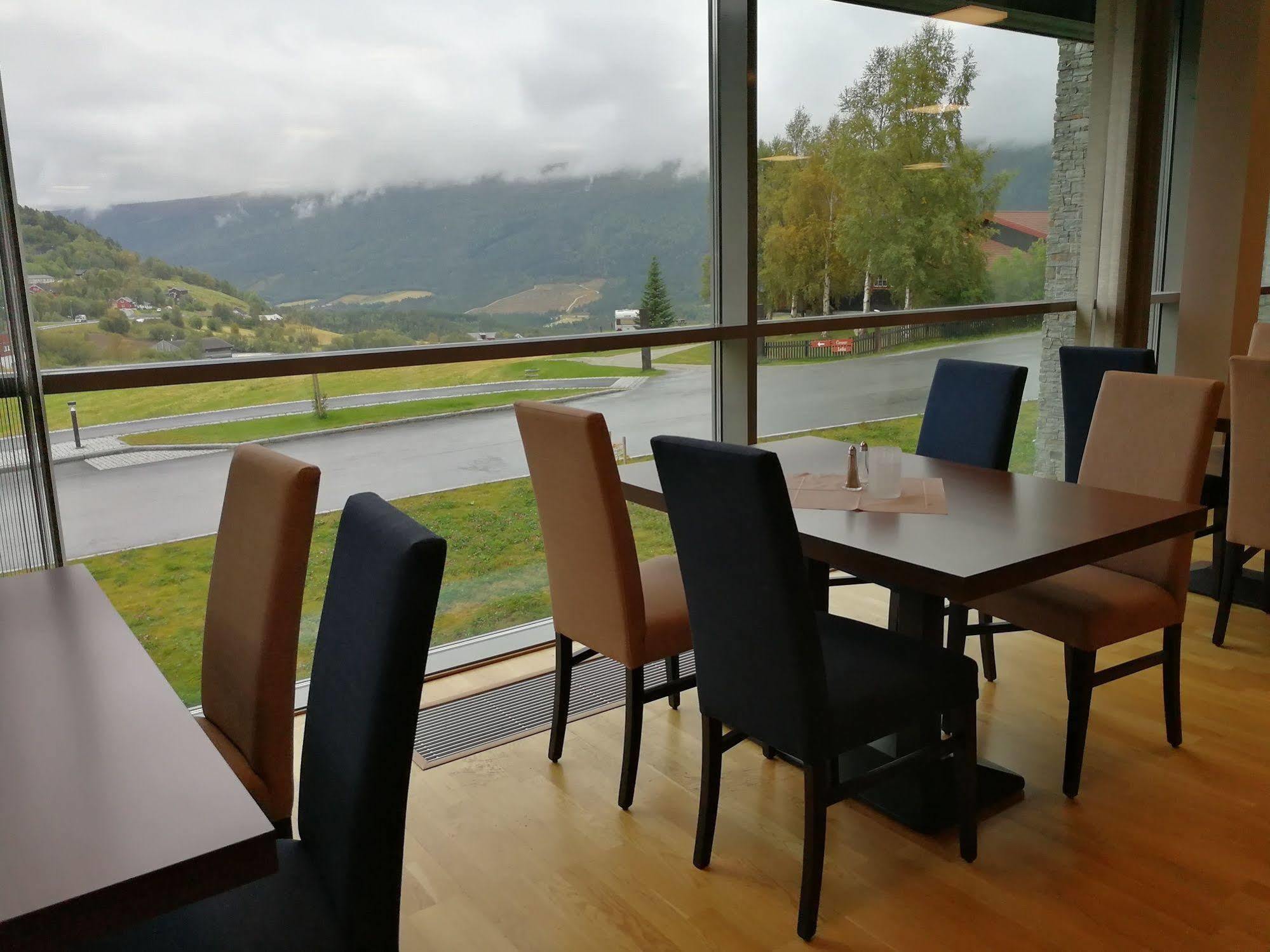 Dombas Hotel Екстер'єр фото