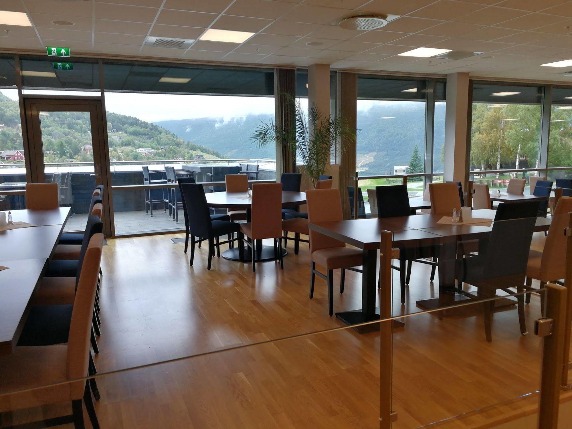Dombas Hotel Екстер'єр фото